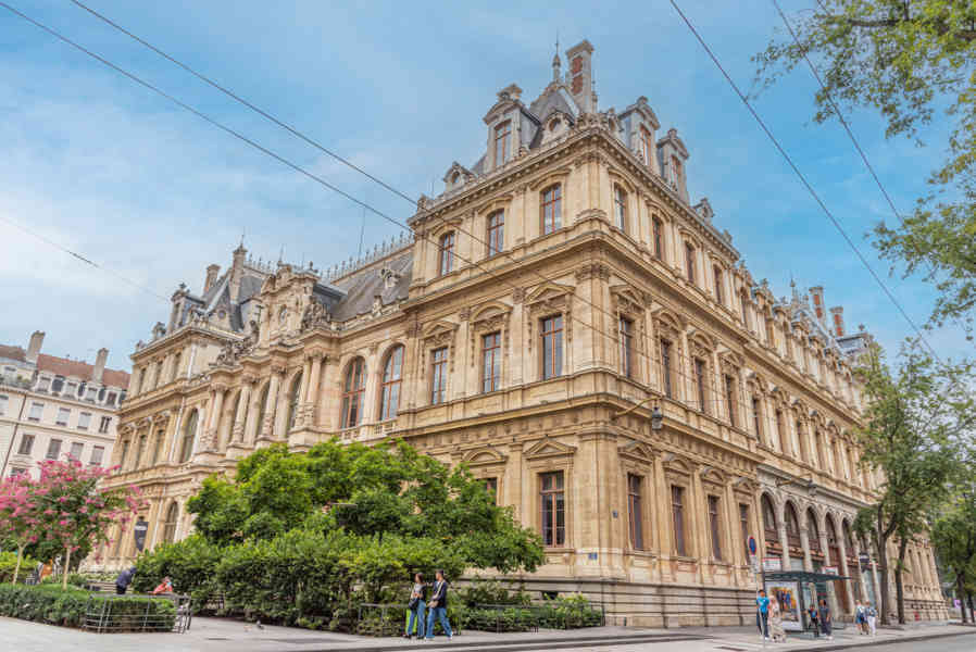 Francia - Lyon 036 - Palacio de Comercio.jpg